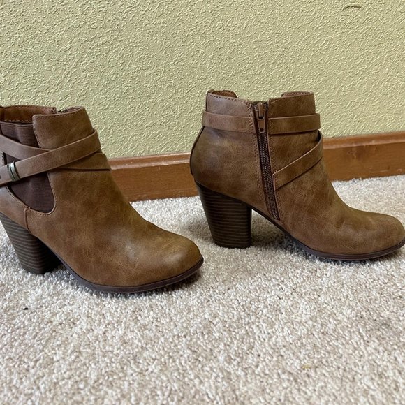 Women's Almond Toe High Chunky Block Stacked Heels Ankle Booties Boots - Picture 7 of 13